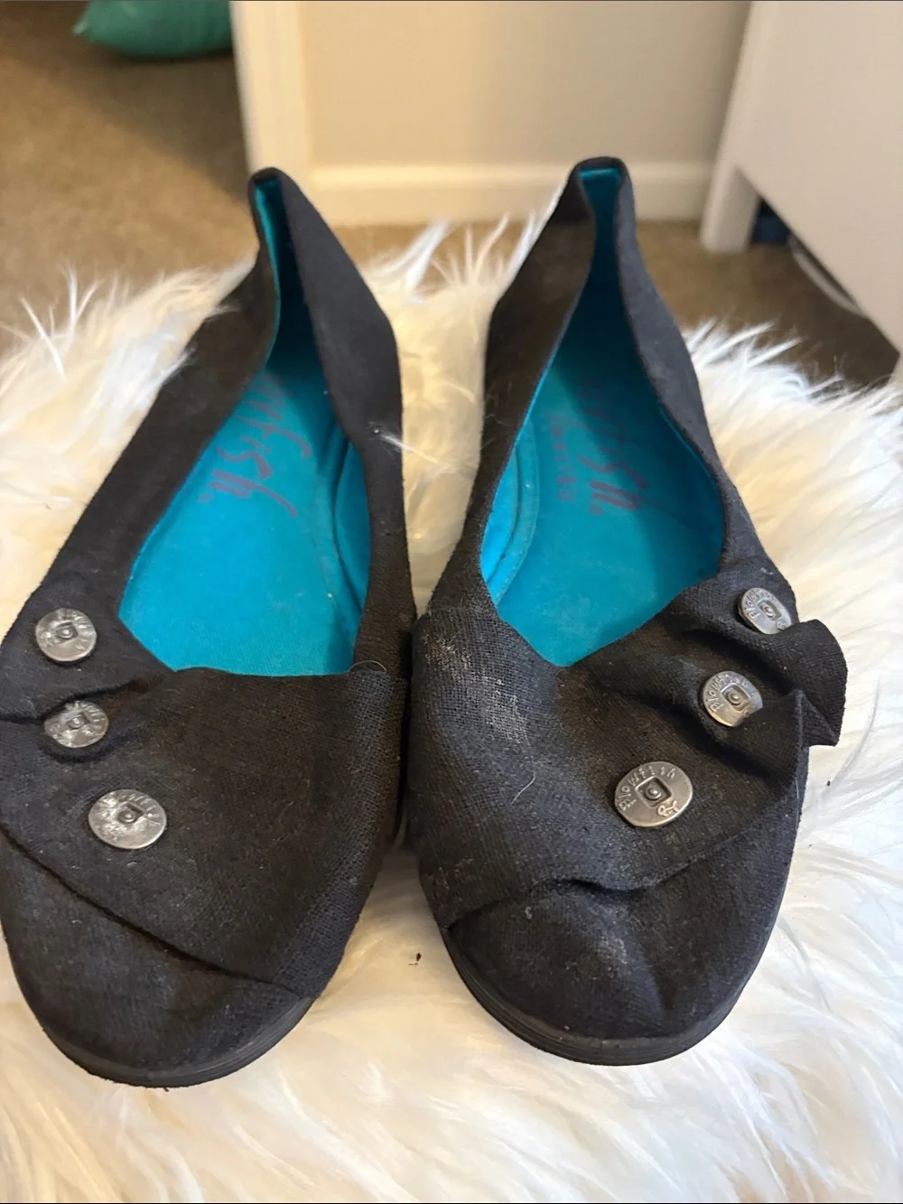 Women's Black Button-Accent Ballet Flats